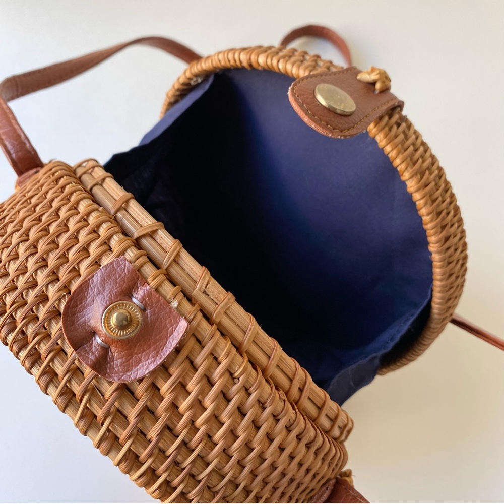 Round Rattan Crossbody Purse - Picture 6 of 7